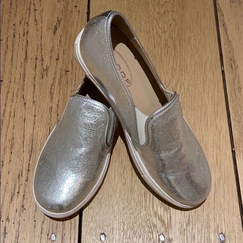 Scoop nyc silver slip on sneakers